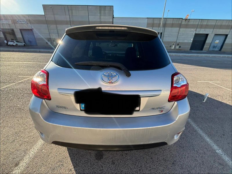 Toyota Auris 2012 - foto 1