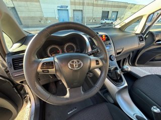 Toyota Auris 2012