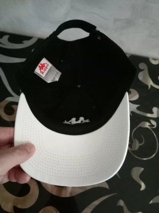 Gorra Kappa Negra y Blanca