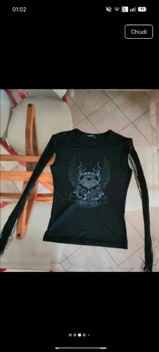 T-shirt Denny Rose nera con frange