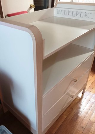 Comodino con fasciatoio per bambini di Ikea