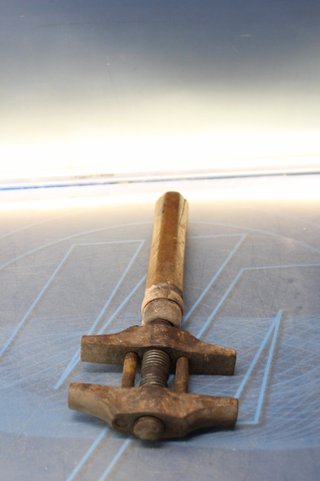 Herramienta antigua: Llave ajustable, de tornillo. Llave inglesa.
