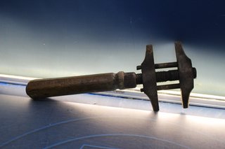 Herramienta antigua: Llave ajustable, de tornillo. Llave inglesa.