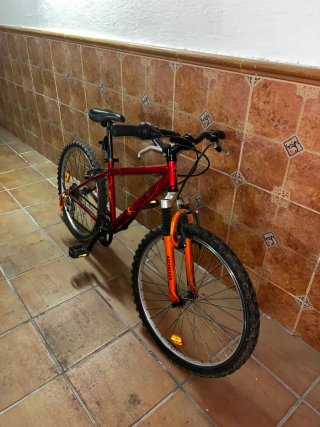 Bicicleta B'TWIN Rockrider 24 Roja