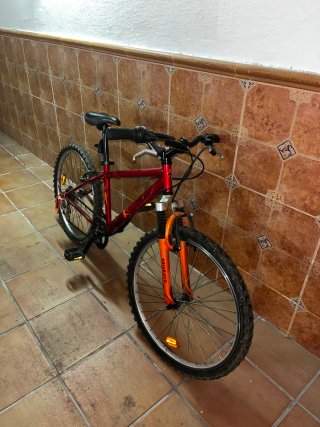 Bicicleta B'TWIN Rockrider 24 Roja