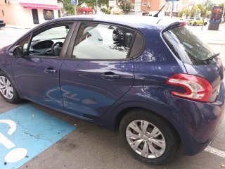 Peugeot 208 2013