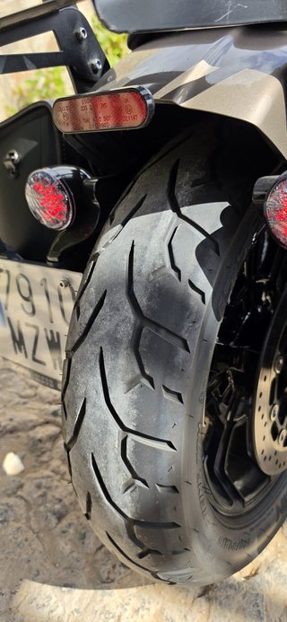 Indian Scout Bobber Negra/Marrón