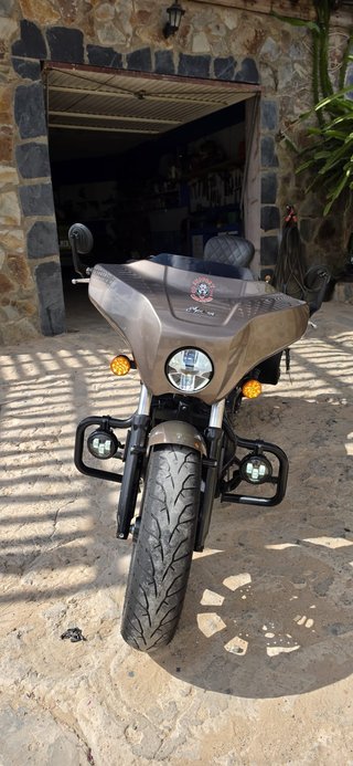 Indian Scout Bobber Negra/Marrón