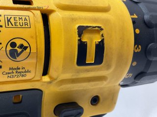 taladro a bateria dewalt dcd776