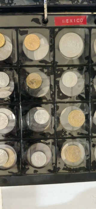Lote 150 monedas latam siglo XX