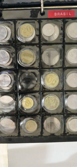 Lote 150 monedas latam siglo XX
