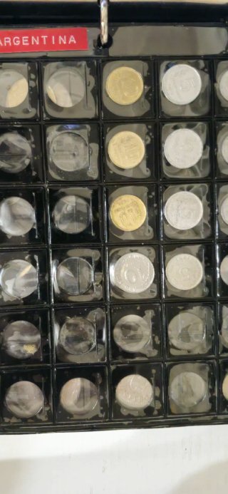 Lote 150 monedas latam siglo XX
