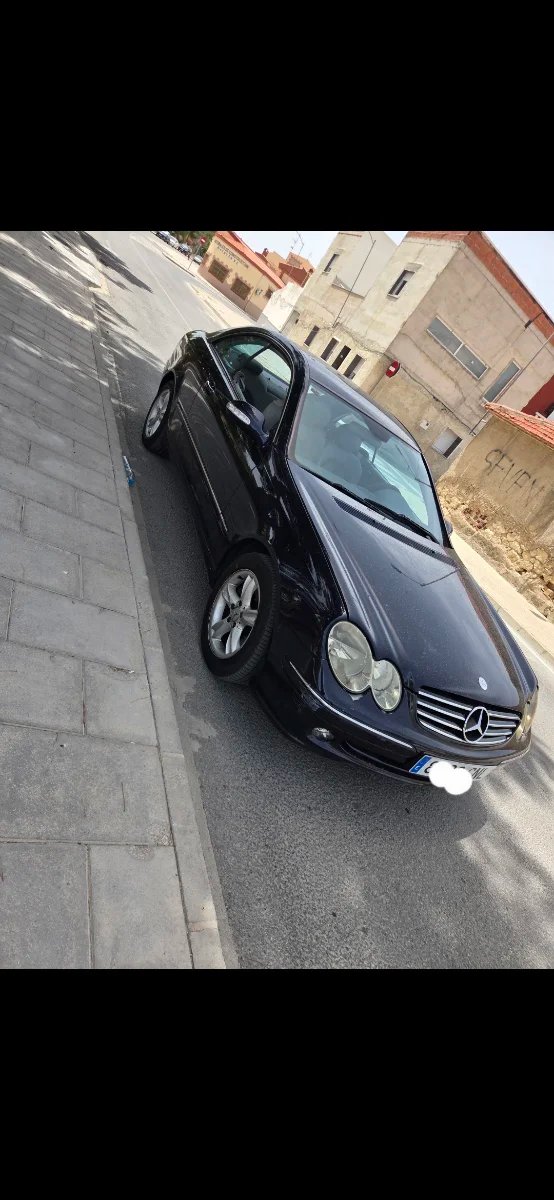 Mercedes-Benz  CLK 2004 - foto 1