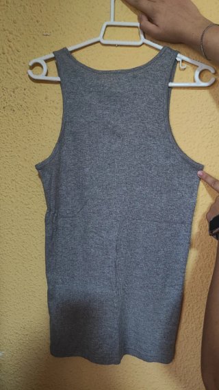 Camiseta tirantes gris