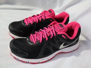 Scarpe Nike Revolution 2 EU 38.5 Nero Rosa