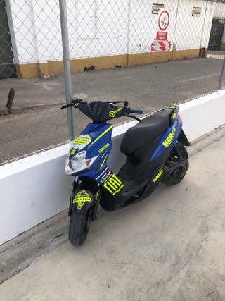 Yamaha Jog RR Scooter Azul y Negro
