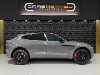 Aston Martin DBX 2022