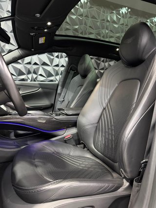 Aston Martin DBX 2022