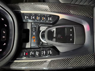 Aston Martin DBX 2022