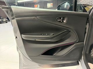 Aston Martin DBX 2022