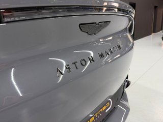 Aston Martin DBX 2022