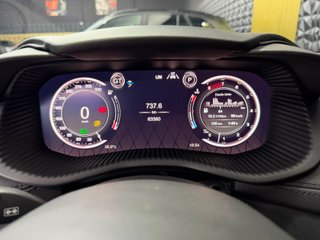Aston Martin DBX 2022