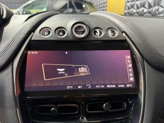 Aston Martin DBX 2022