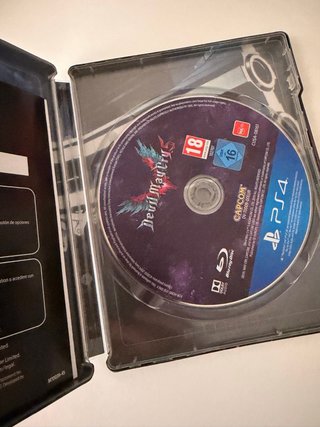 Devil May Cry V Deluxe Edition PS4