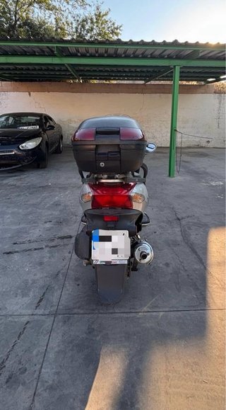 Kymco Grand Dink 150 Plata Maxi-Scooter