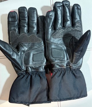 Guantes de Moto Negros y Rojos