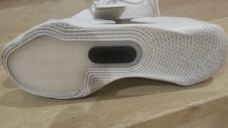 Nike Zion III Talla 44.5 Blanco/Crema