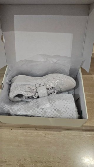 Nike Zion III Talla 44.5 Blanco/Crema