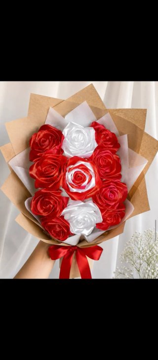 Flores de Satén Rojas y Blancas