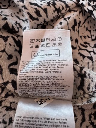 Abito Kaffe viscosa fantasia nero/bianco tg M