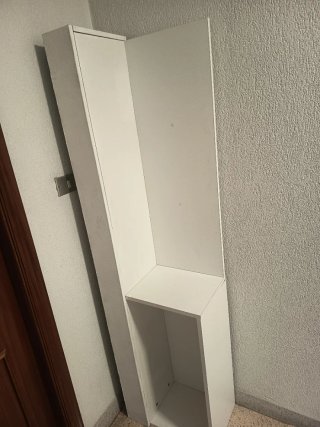 Estantería alta blanca de salón