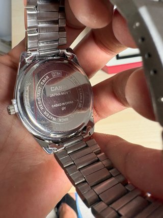 Reloj Casio MTP-1302 Esfera Roja