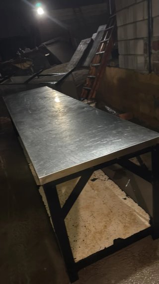 Mesa de trabajo industrial metal
