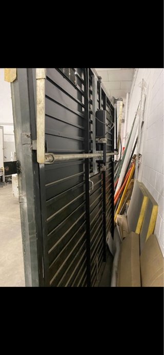Puerta de garaje basculante con motor