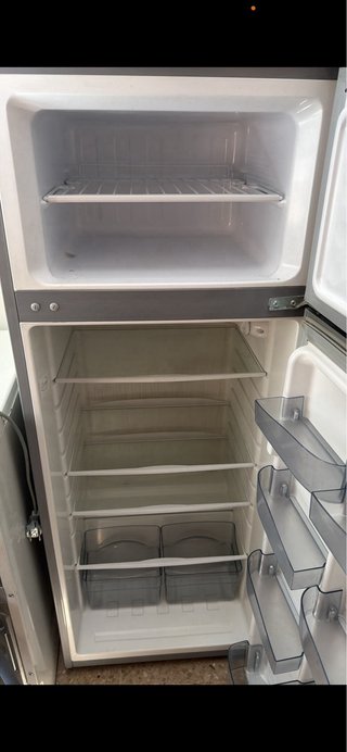 Frigorífico IGNIS de 2 puertas – Como nuevo