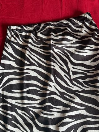 Falda midi animal print