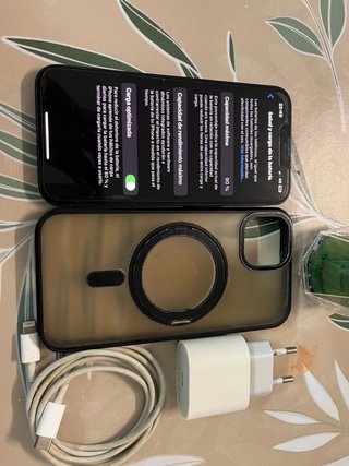 iPhone 13 Negro + Cargador y Funda