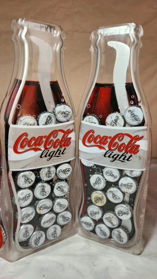 Espositore Coca-Cola con 4 Bottiglie Unite, Capsule