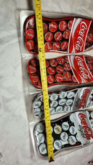 Espositore Coca-Cola con 4 Bottiglie Unite, Capsule
