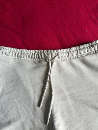 Pantalón corto beige