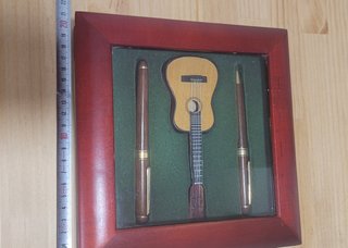Estuche Vintage Guitarra Española + 2 Bolígrafos