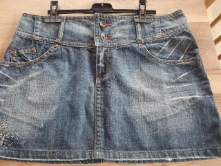 Falda y Pantalón Vaquero la dos piezas5 euros