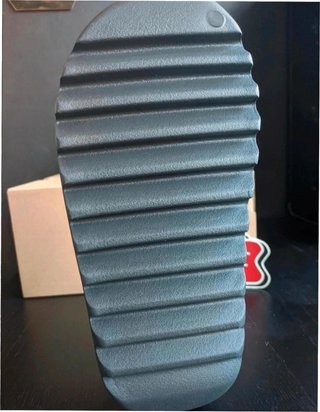 Adidas Yeezy Slide Onyx Talla 42
