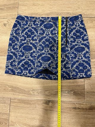 Minifalda asimétrica Zara