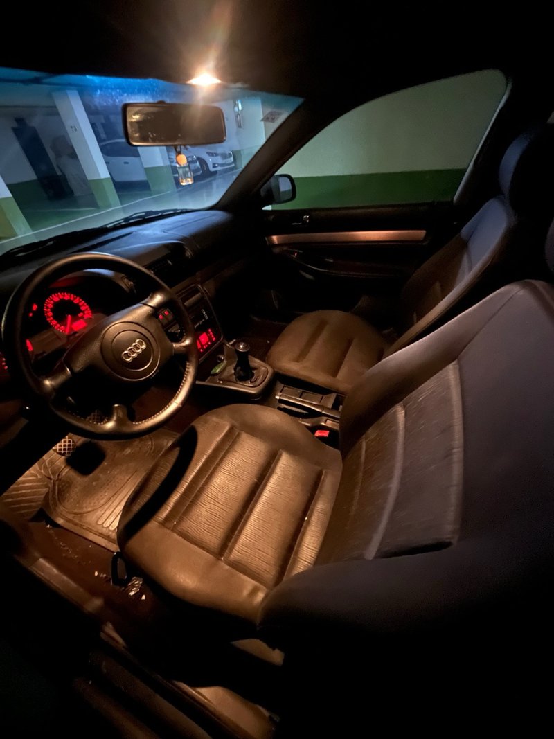 Audi A4 1999 - foto 1