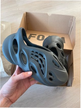 Adidas Yeezy Foam Runner Onyx EU42